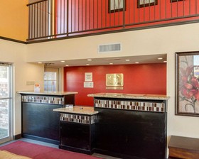 Econo Lodge Russellville I-40