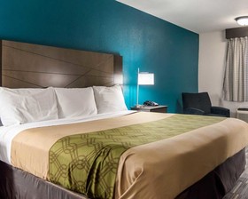 Econo Lodge Russellville I-40