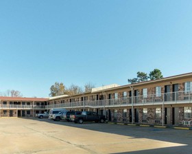 Econo Lodge Russellville I-40