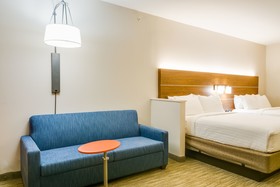 Holiday Inn Express & Suites Russellville