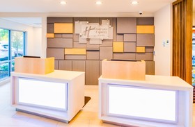 Holiday Inn Express & Suites Russellville