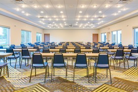 Holiday Inn Express & Suites Russellville