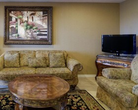 Quality Inn Russellville I-40