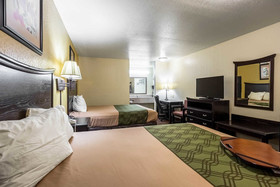 Econo Lodge  Inn & Suites Searcy