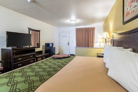 Econo Lodge  Inn & Suites Searcy