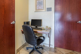 Econo Lodge  Inn & Suites Searcy