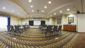 Holiday Inn Express Hotel & Suites Searcy