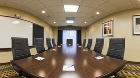 Holiday Inn Express Hotel & Suites Searcy