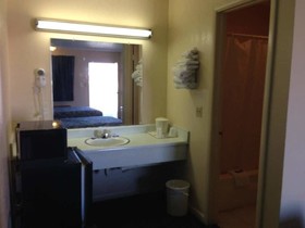 Super 7 Inn Siloam Springs