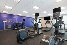 Holiday Inn Express & Suites Springdale Fayetteville Area