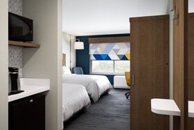 Holiday Inn Express & Suites Springdale Fayetteville Area