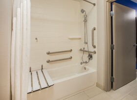 Holiday Inn Express & Suites Springdale Fayetteville Area