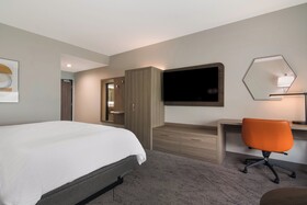 Holiday Inn Express & Suites Springdale Fayetteville Area