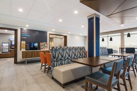 Holiday Inn Express & Suites Springdale Fayetteville Area