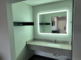 Hotel Comfort Stay by OYO Texarkana East, AR I-30