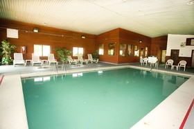Super 8 by Wyndham Van Buren/Ft. Smith Area