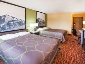 Super 8 by Wyndham Van Buren/Ft. Smith Area