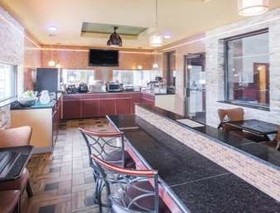 Super 8 by Wyndham Van Buren/Ft. Smith Area