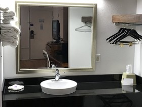 Motel 6 Van Buren