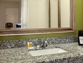 Days Inn by Wyndham West Memphis