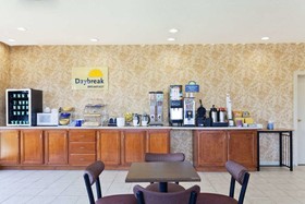 Days Inn & Suites by Wyndham Wynne