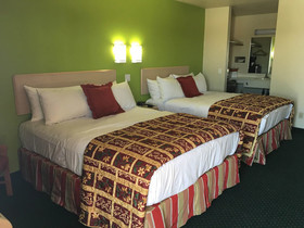 California Inn Hotel & Suites