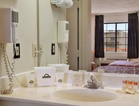 California Inn Hotel & Suites