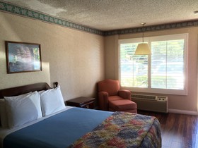 Alamo Inn & Suites