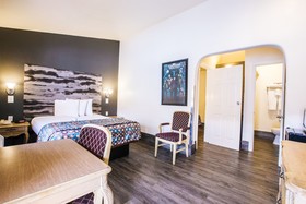 Anaheim Discovery Inn & Suites