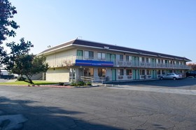 Motel 6 Bakersfield Airport