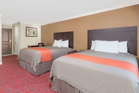 Travelodge Inn & Suites Bell Los Angeles Area