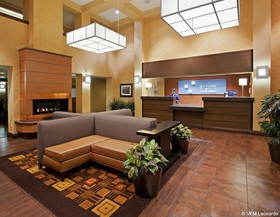 Holiday Inn Express & Suites Belmont