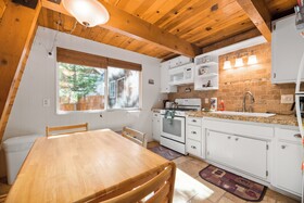 A Beary Happy Cabin