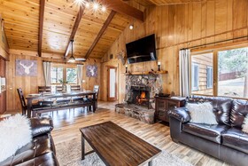 Bear Claw Cabin