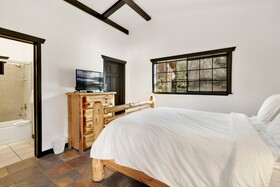 Black Diamond Chalet by Big Bear Vacations