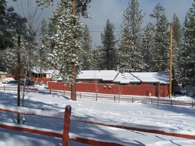 Golden Bear Cottages Resort