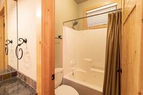 Grand Forest Lodge by Big Bear Vacation