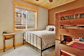 Grand Forest Lodge by Big Bear Vacation