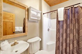 Grand Forest Lodge by Big Bear Vacation