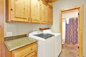 Grand Forest Lodge by Big Bear Vacation