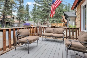 Knotty Bear by Big Bear Vacations