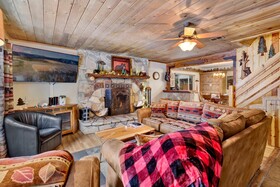 Knotty Bear by Big Bear Vacations