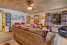 Knotty Bear by Big Bear Vacations