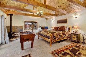Knotty Bear by Big Bear Vacations
