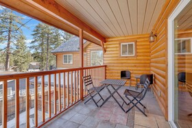 Mishka's Place by Big Bear Vacations