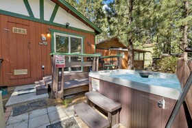 Moonridge Cottage by Big Bear Vacations