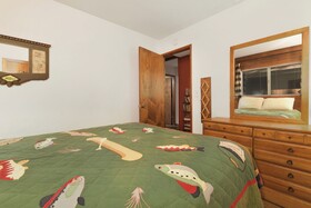 Moonridge Cottage by Big Bear Vacations