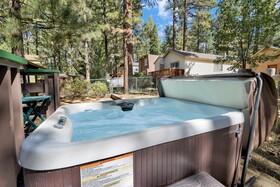 Moonridge Cottage by Big Bear Vacations