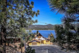Papa Bear by Big Bear Vacations