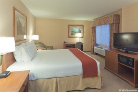 Holiday Inn Express & Suites Bishop